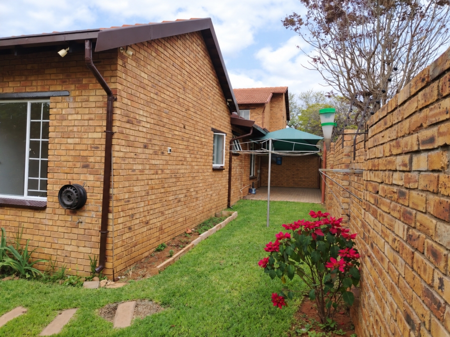 3 Bedroom Property for Sale in Safari Gardens North West